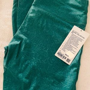 NWT Lululemon Wunder Train HR crop in CRTL